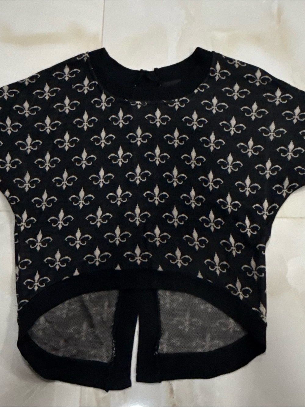 Rue21 Black Crop Tee with Cream Fleur-de-Lis Pattern